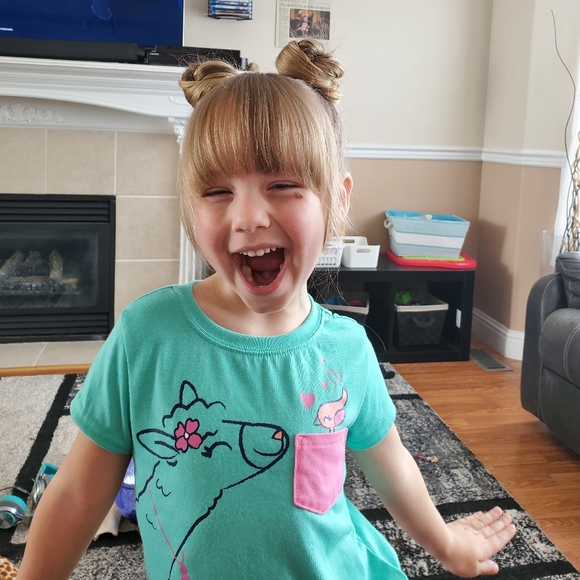 Meet your Posher, lyndsi - Picture 3 of 7